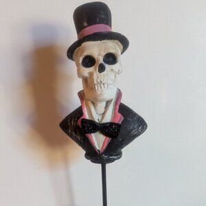 NWT Spooky Skull Top Hat Gentleman Bust on Stand Goth Valloween Steampunk Decor